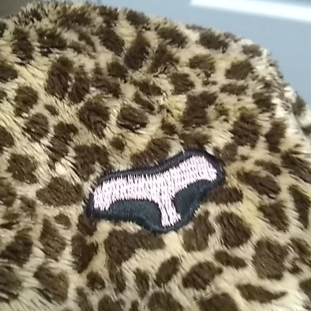 FINAL MARKDOWN Old navy hooded leopard sleeper 0-3 months